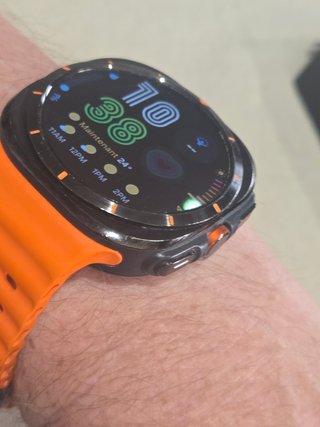 Samsung Galaxy Watch Ultra con 2 cargadores