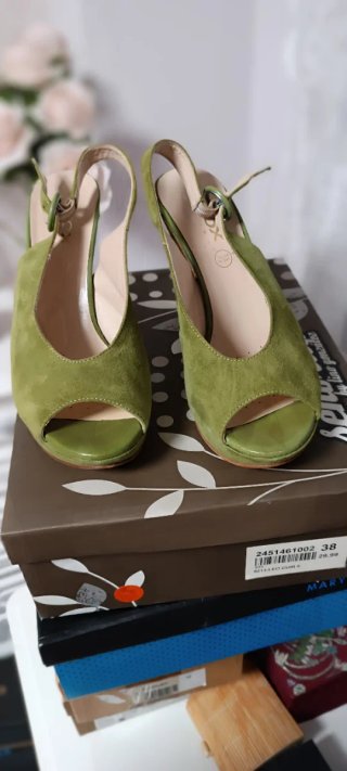 Zapatos verdes tacón abierto talla 38