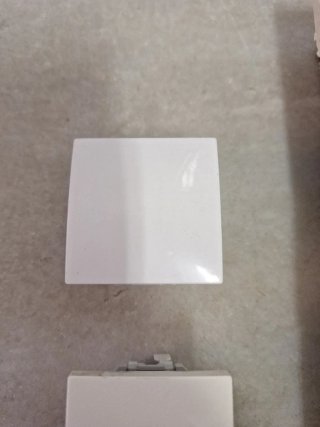 10 Interup y 6conmutados  Schneider serie Unica