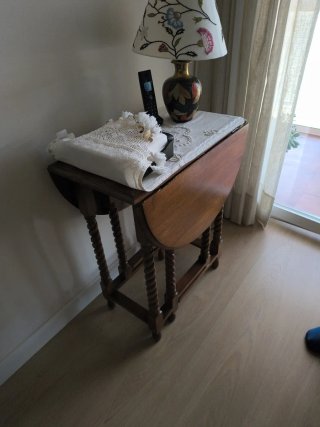 Mesa abatible de madera