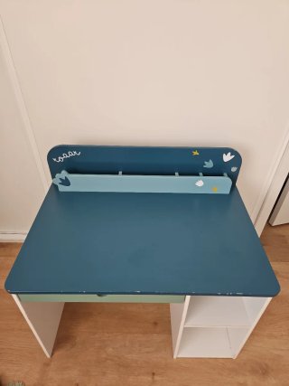 Pupitre infantil/primaria con cajón y estantes