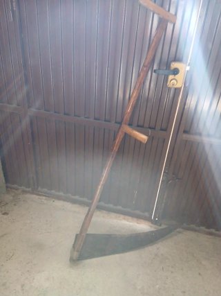 Guadaña antigua de madera alto 136cm