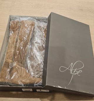 Botas altas marca Alpe. Talla 38. Sin estrenar
