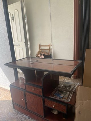 Mueble recibidor madera con espejo. No envíos.