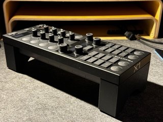 Soporte Traktor X1 MK3 Inclinado