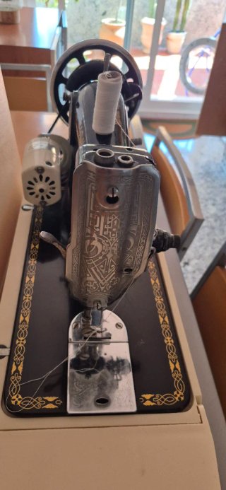Máquina de coser antigua SIGMA