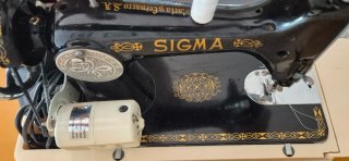 Antigua máquina de coser Sigma