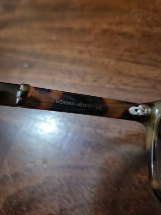 Occhiali Burberry pieghevoli tartarugati