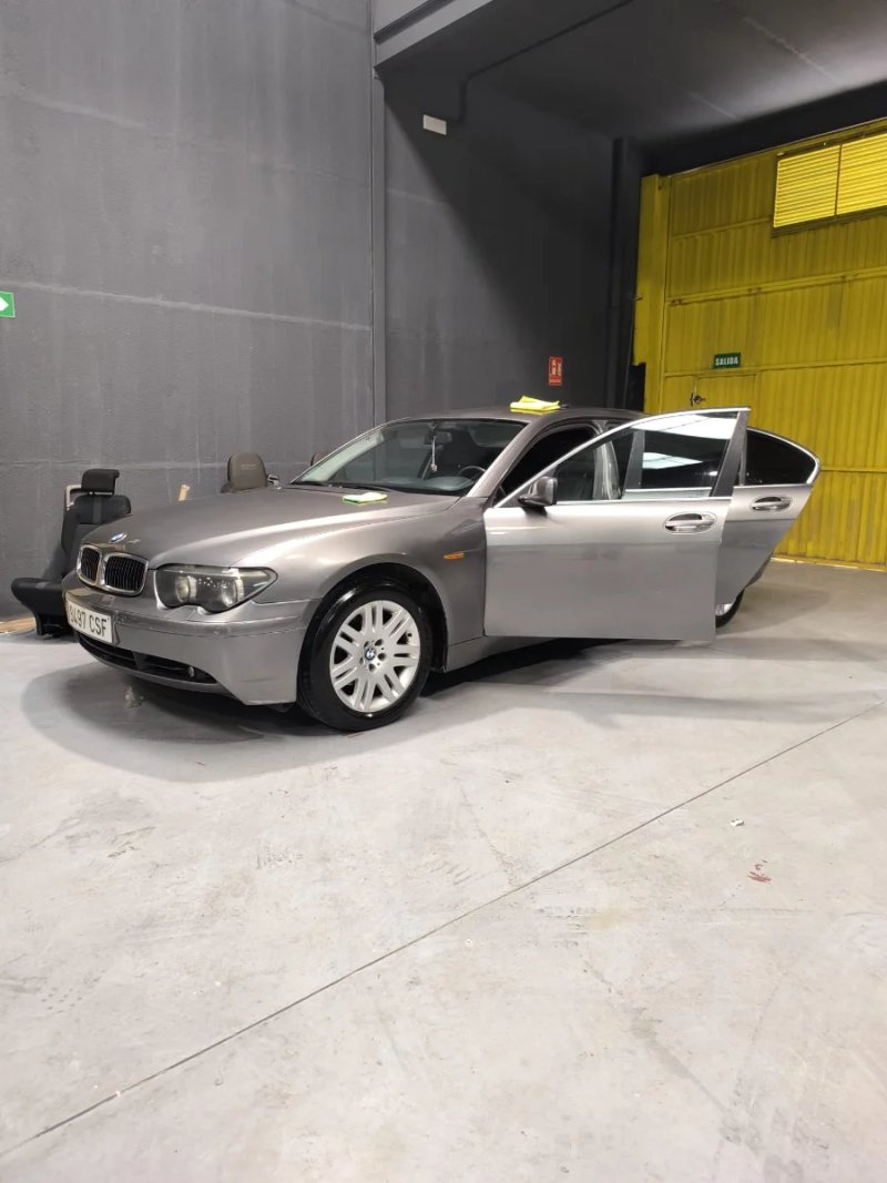 BMW Serie 7 2004 - foto 1
