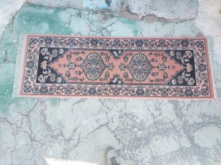 Alfombra pasillera rosa con diseño oriental,son 2
