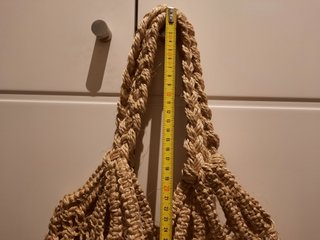 Bolso macramé hecho de fibra natural. Vintage
