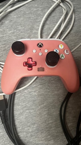 Xbox Series S + Mando Rosa