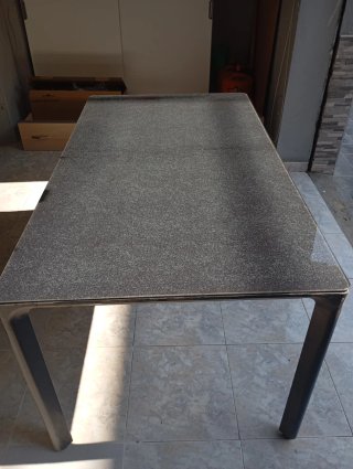 Mesa de jardín tapa cristal y metal