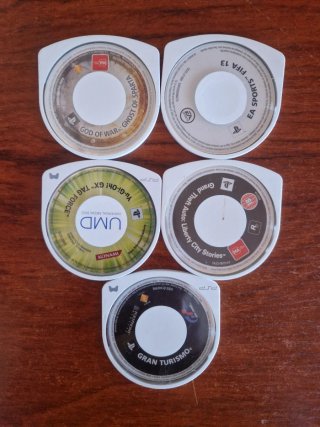 Sony PSP con cargador y juego Gran Turismo