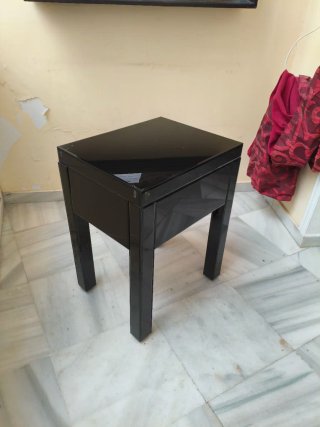 Mesita auxiliar cristal negro