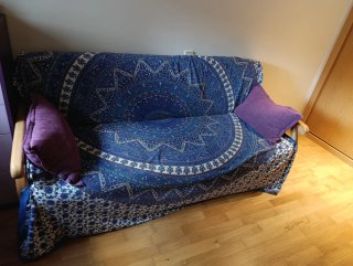 Sofá cama tela y madera