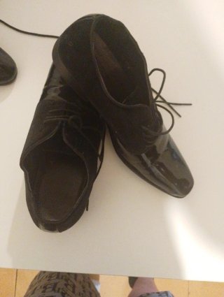 Zapatos de vestir negros con tercio pelo