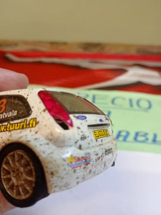 Scalextric Ford Fiesta JWRC leer descripción
