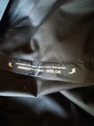 Chaqueta de moto Rev'it negra