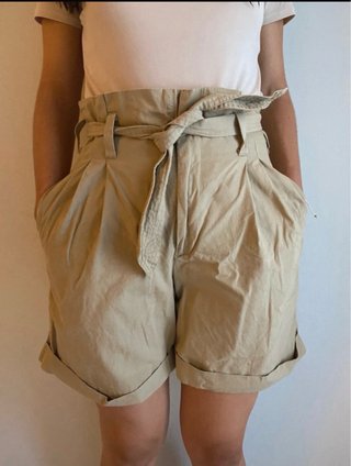 Bermudas de Eseoese Beige