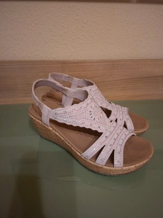 Sandalias Skechers Beige/Plata Talla 39