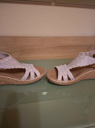 Sandalias Skechers Beige/Plata Talla 39