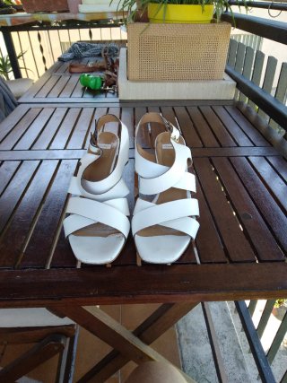 Sandali bianchi con tacco