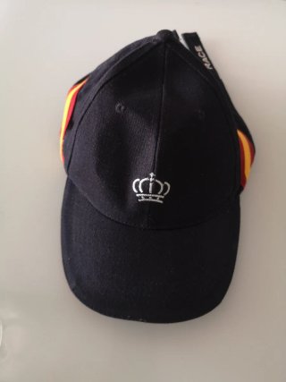 Visera Race Negra con Detalles Tricolor