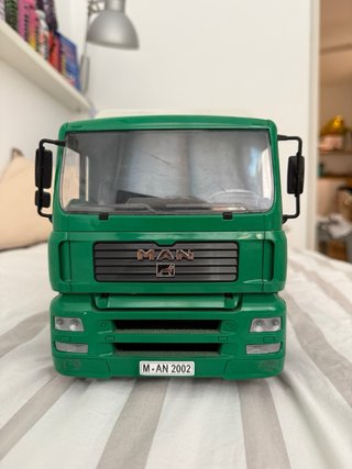 Camion dei rifiuti Bruder verde