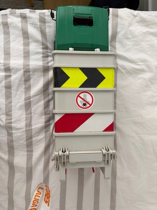 Camion dei rifiuti Bruder verde