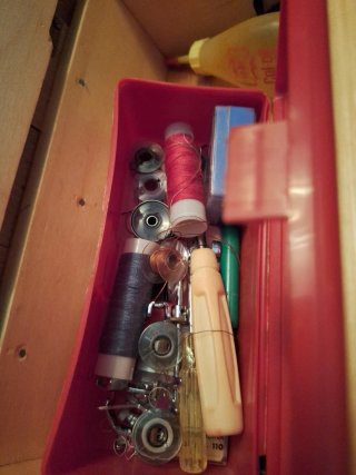 Máquina de coser Singer con mueble