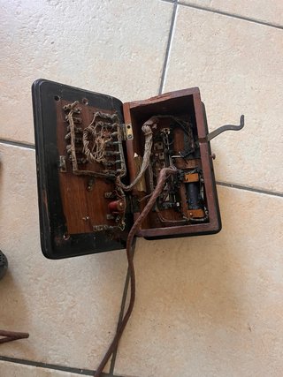 Oggetti Steampunk: Macchina del tempo e citofono