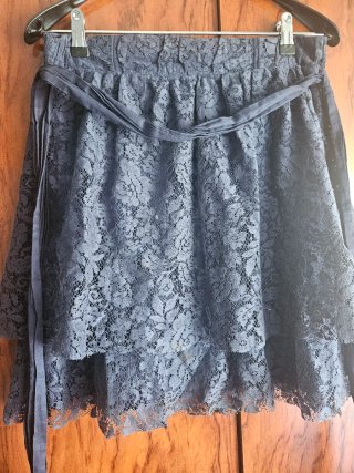 Falda encaje azul Stradivarius Talla M