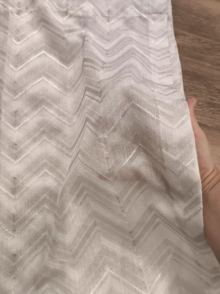 Visillo con diseño zigzag