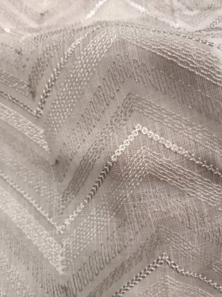 Visillo con diseño zigzag