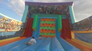 Castillo hinchable barredora
