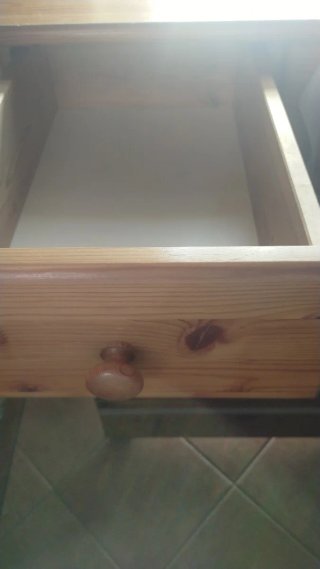 Cassettiera in legno di pino