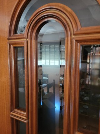 10 puertas, 1 doble madera con cristal, 6 normales