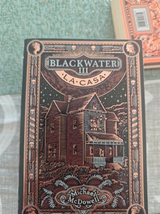 Saga Sencera Blackwater. En català.