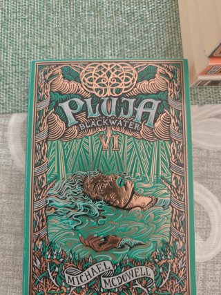Saga Sencera Blackwater. En català.