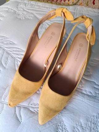 Zapatos de tacón Promod mostaza talla 40