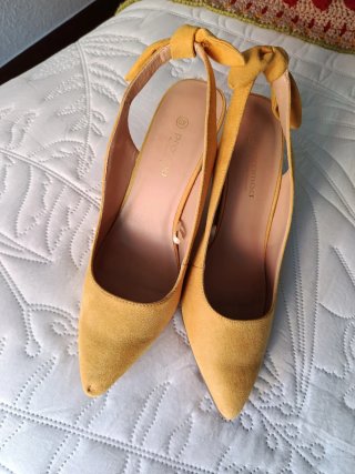 Zapatos de tacón Promod mostaza talla 40