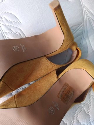 Zapatos de tacón Promod mostaza talla 40