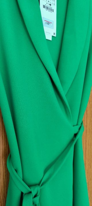 Vestido cruzado ZARA verde