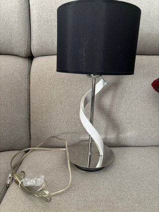 Lámpara de mesa moderna