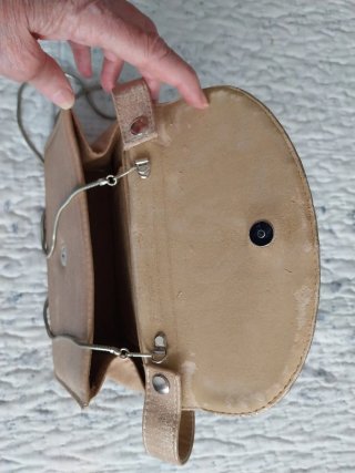 Bolso de fiesta beige y dorado
