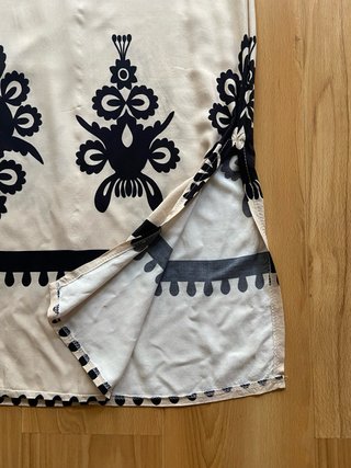 Vestido largo estampado beige y negro