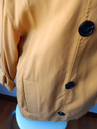 Chaqueta Stradivarius Mostaza Talla M