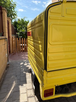 Piaggio Ape 50 cc Trike Amarillo