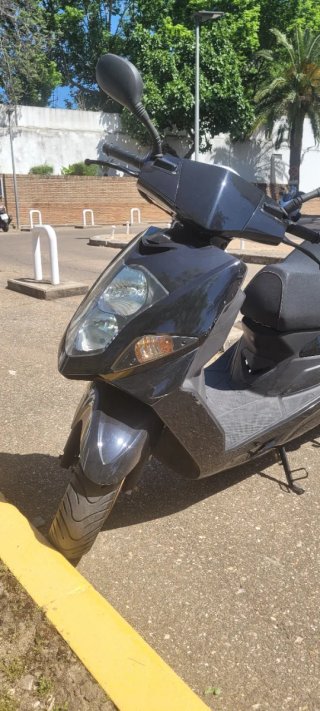 Scooter Daelim S1 125cc Negra/Gris Automática